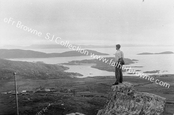 DERRYUANE BAY & BEARA PENNISULA FROM COOMASKISTA ROAD